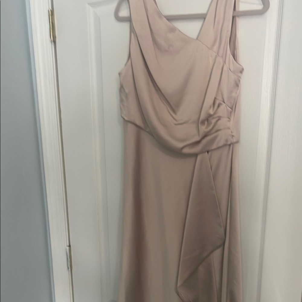Elegant Beige Sleeveless Dress